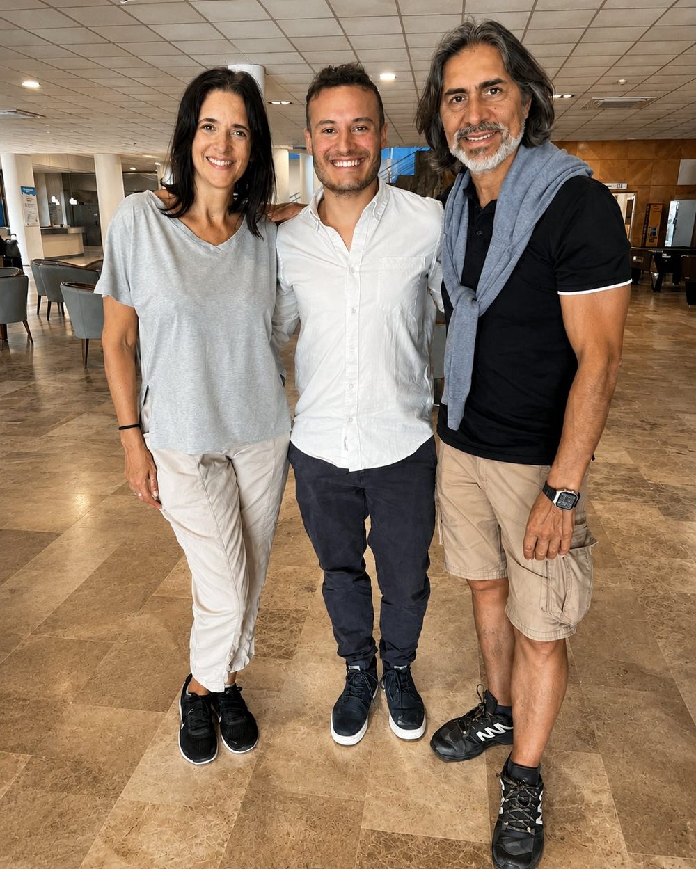 Jose Lamazares junto a Pablo Almazán y Lucrecia Bianchi, fundadores de Humano Puente